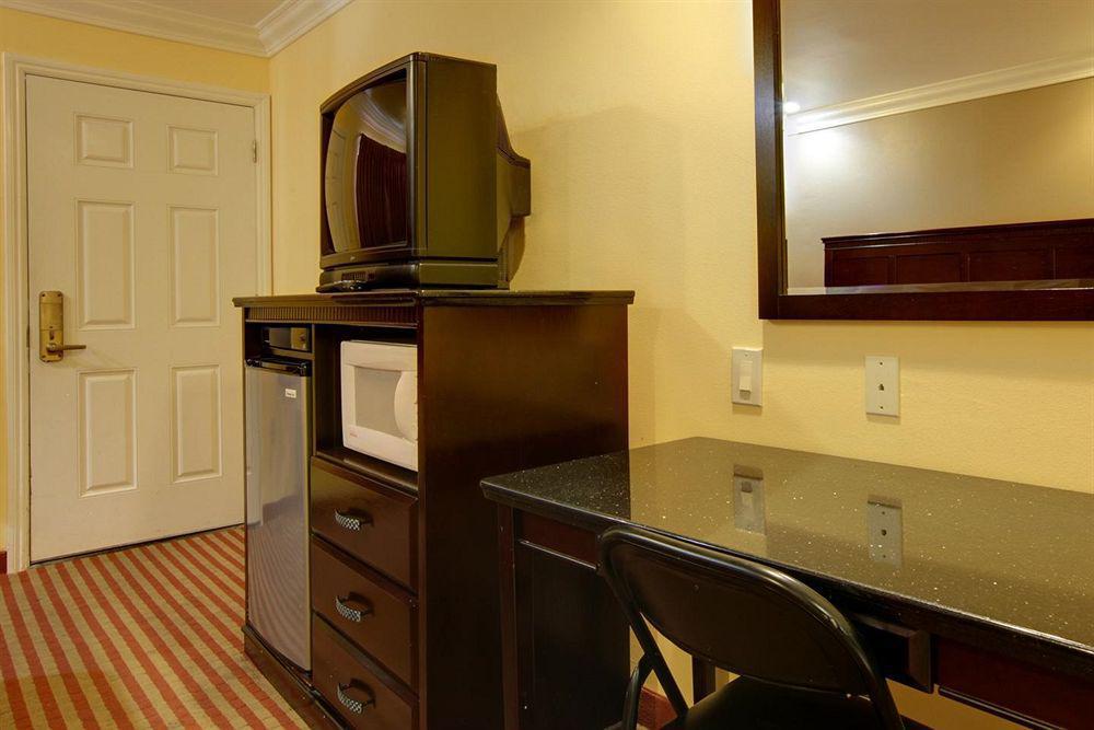 ساكرامنتو Capital City Inn Downtown Convention Center الغرفة الصورة